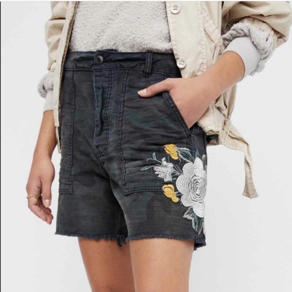 Free People Camo embroidered flowers shorts